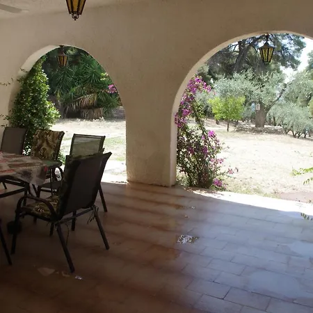 شقة Chalkidiki Beachfront Haven - Perfect Location *