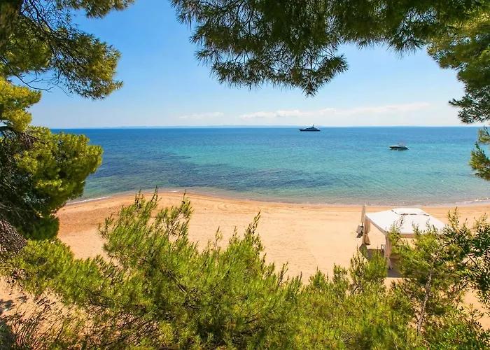 شقة Chalkidiki Beachfront Haven - Perfect Location *