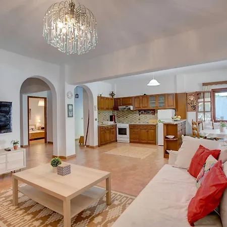Chalkidiki Beachfront Haven - Perfect Location